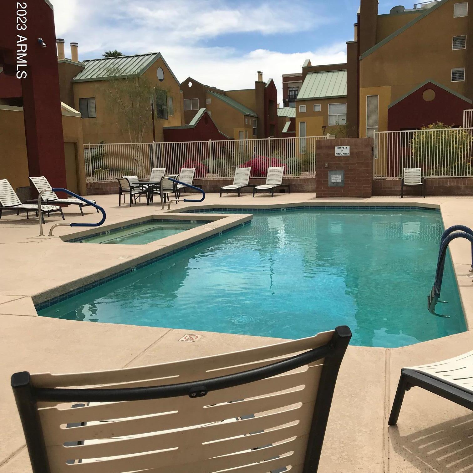 154 W 5TH Street, 236