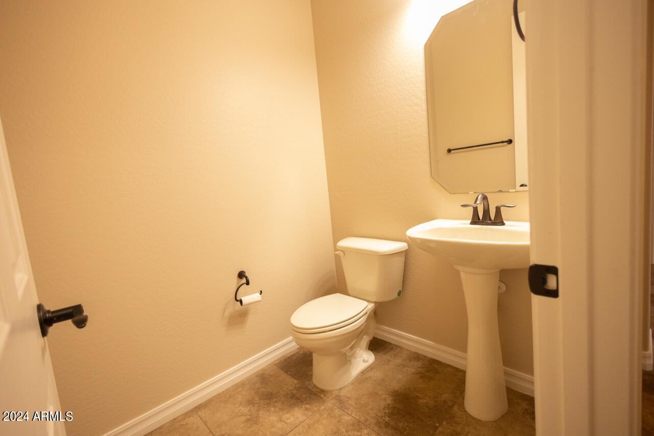 205 W Blue Ridge Way