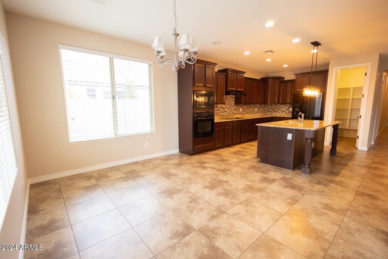 205 W Blue Ridge Way