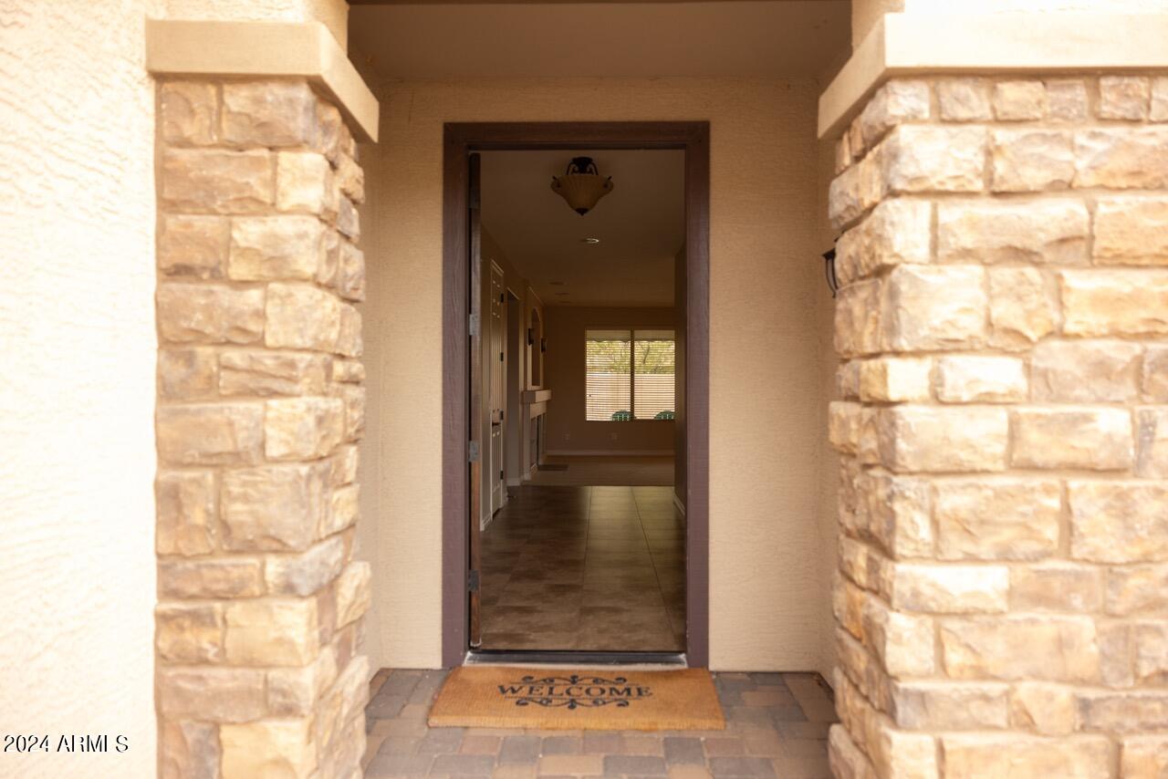 205 W Blue Ridge Way