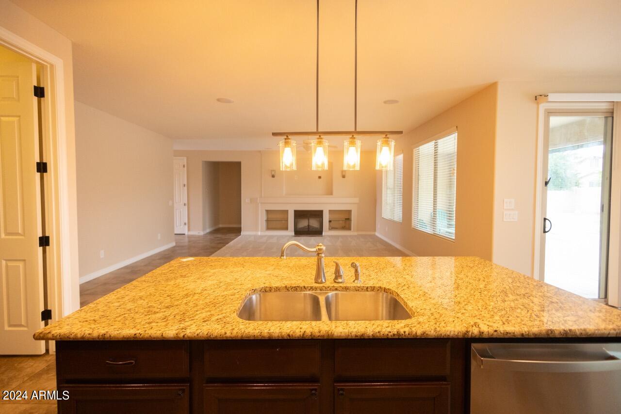 205 W Blue Ridge Way