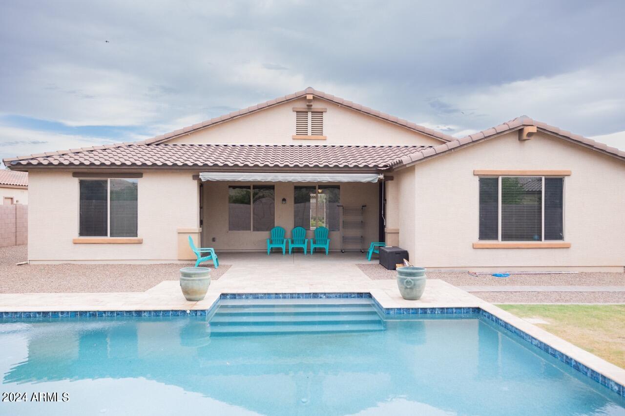 205 W Blue Ridge Way