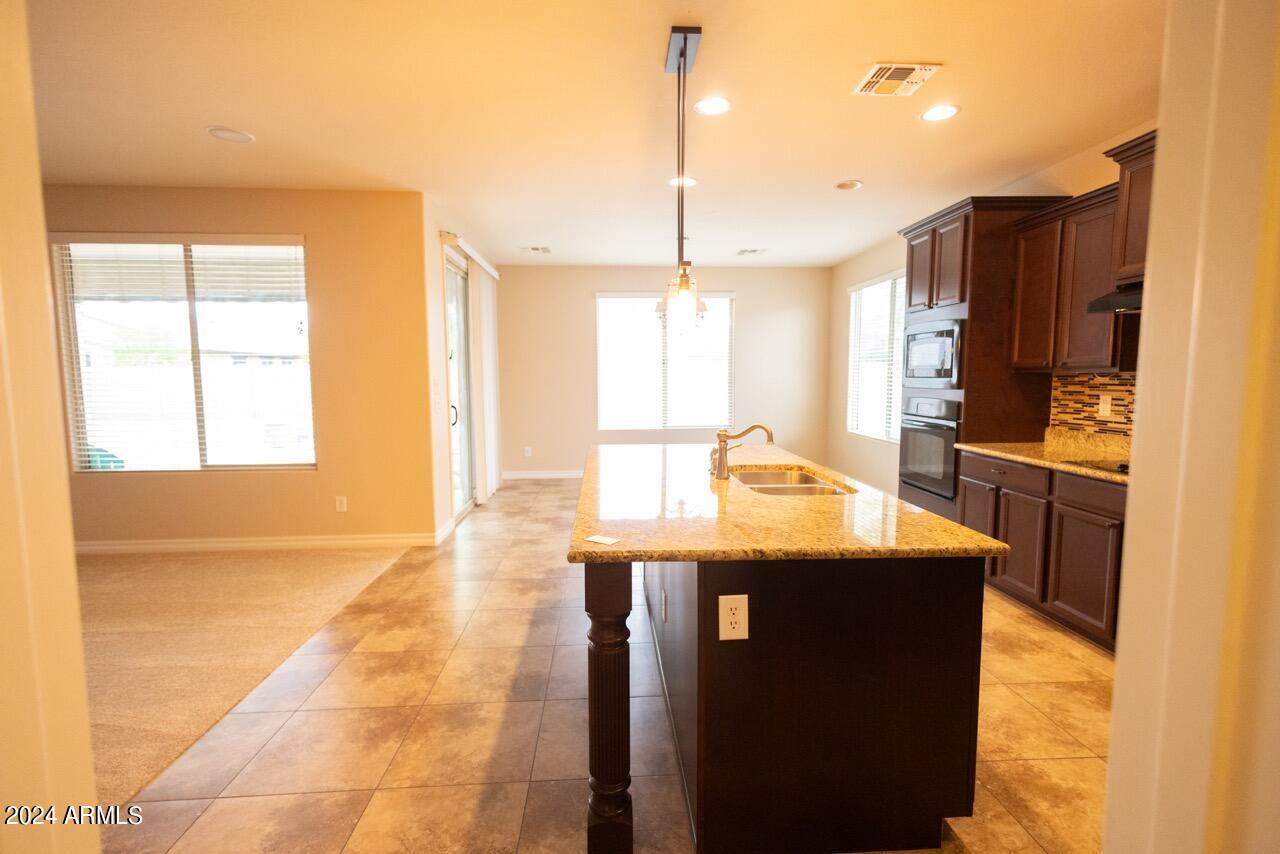 205 W Blue Ridge Way