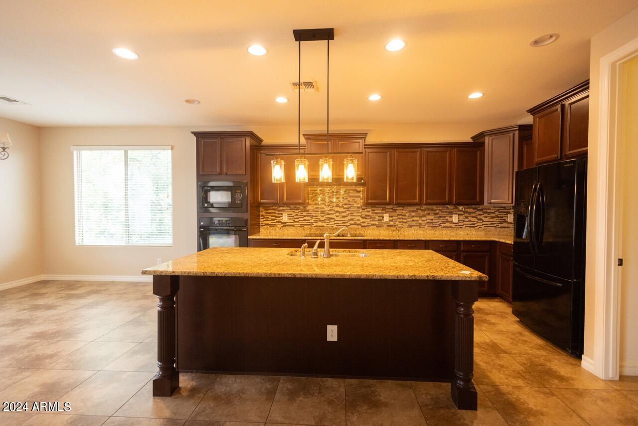 205 W Blue Ridge Way