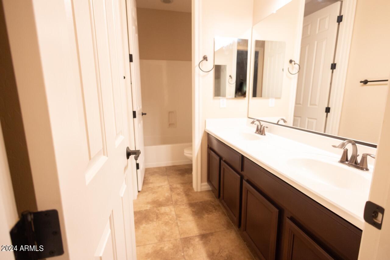 205 W Blue Ridge Way