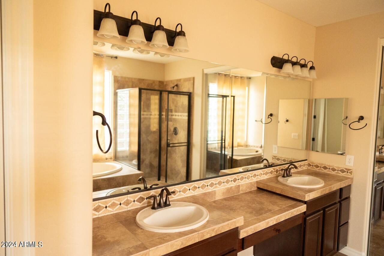 205 W Blue Ridge Way