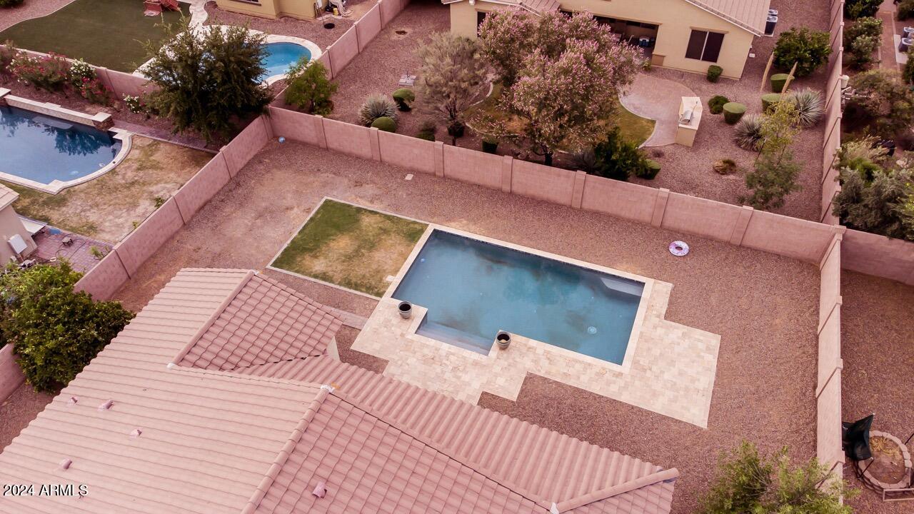 205 W Blue Ridge Way