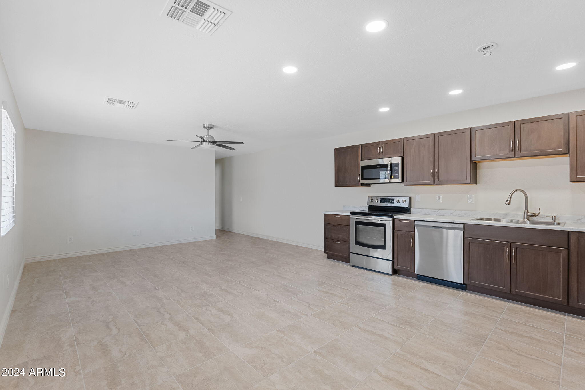 3106 W BLUE EAGLE Lane