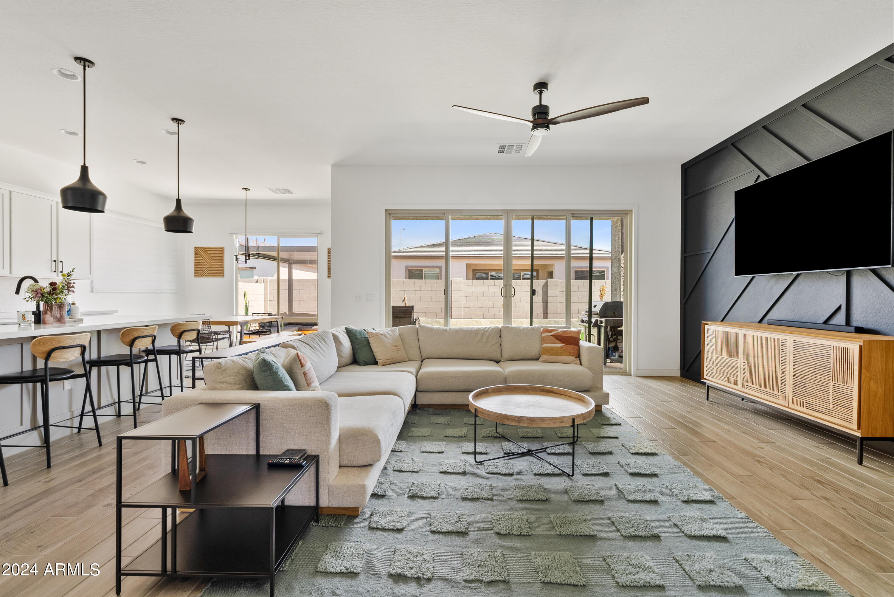 11232 E UTOPIA Avenue