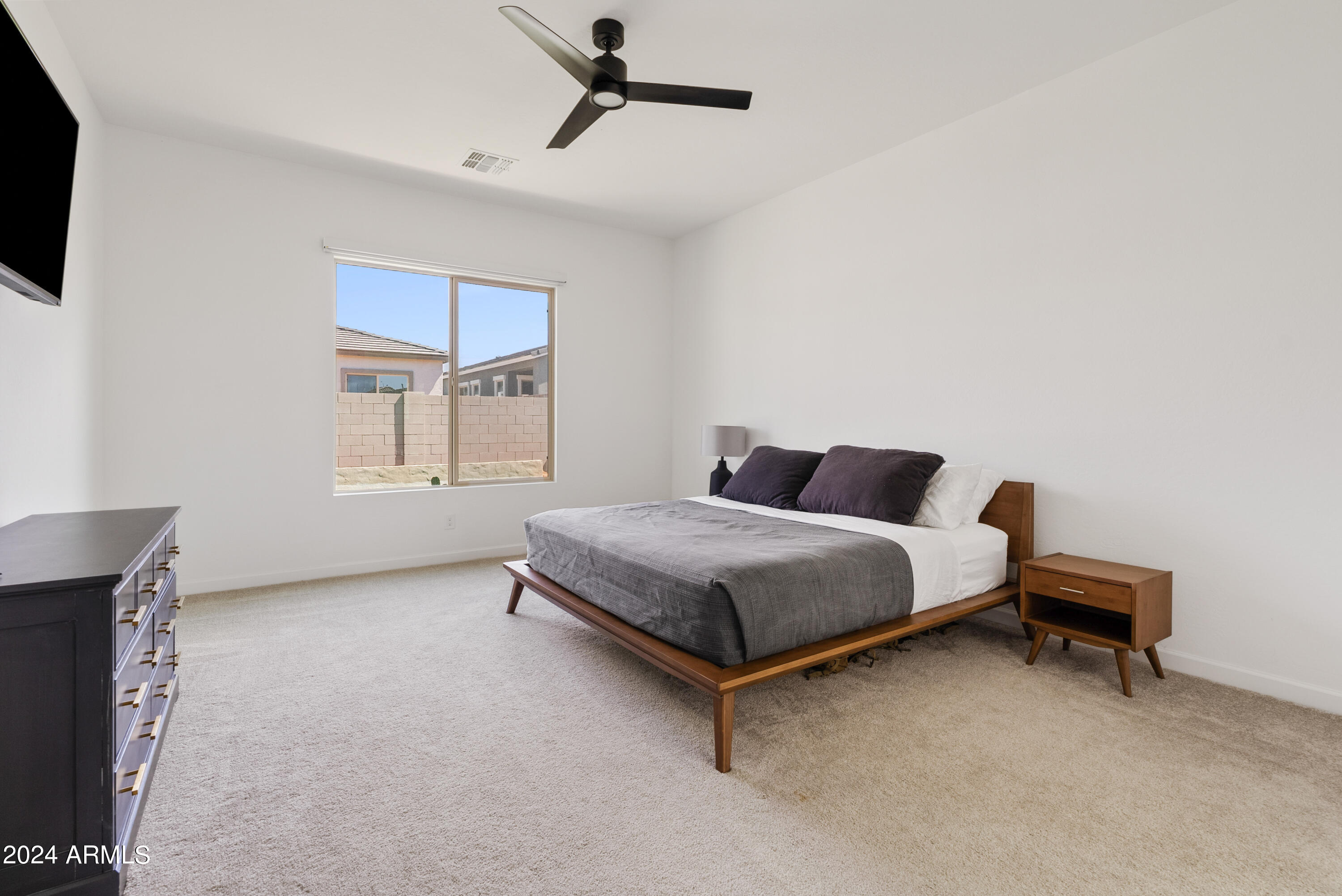 11232 E UTOPIA Avenue