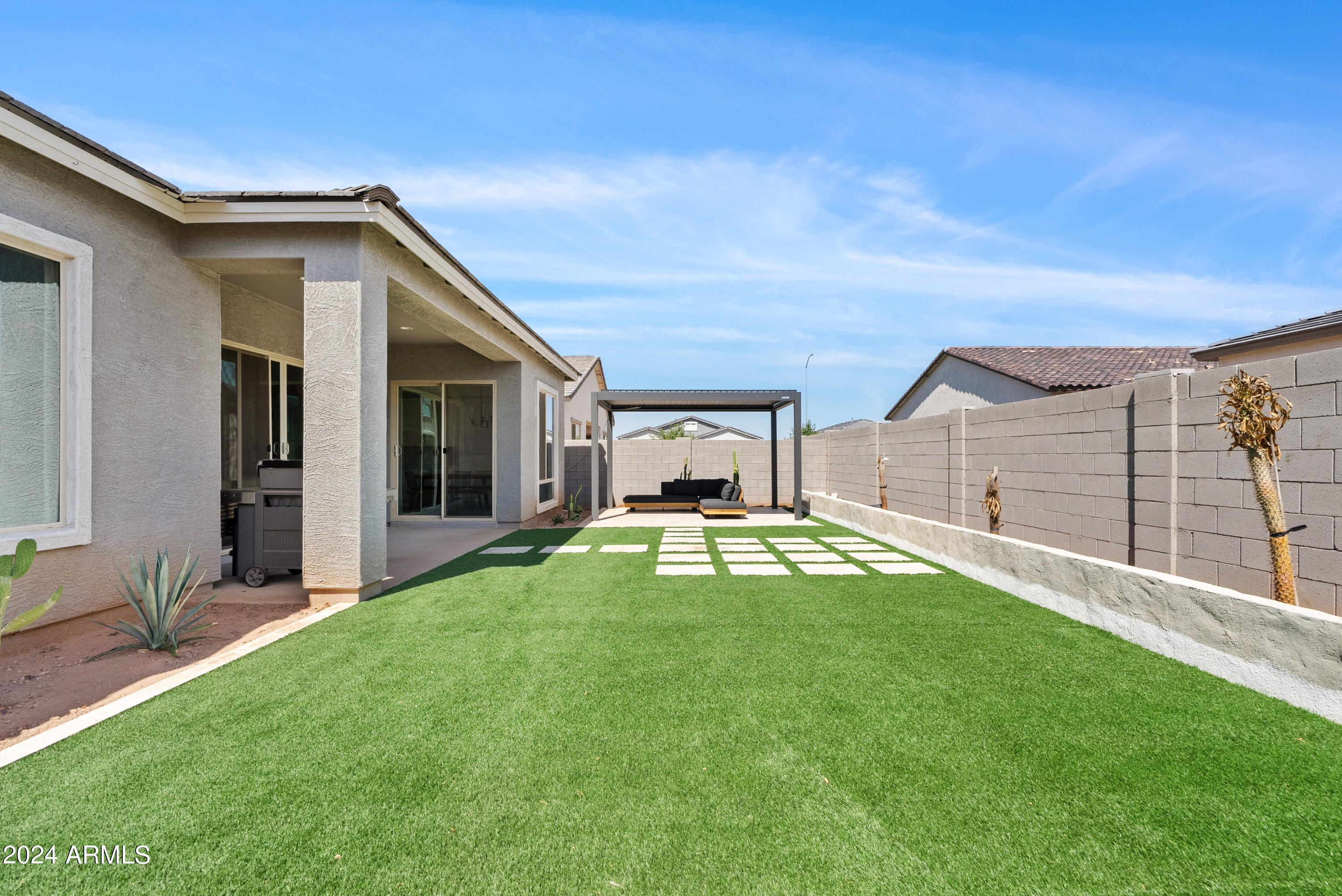 11232 E UTOPIA Avenue