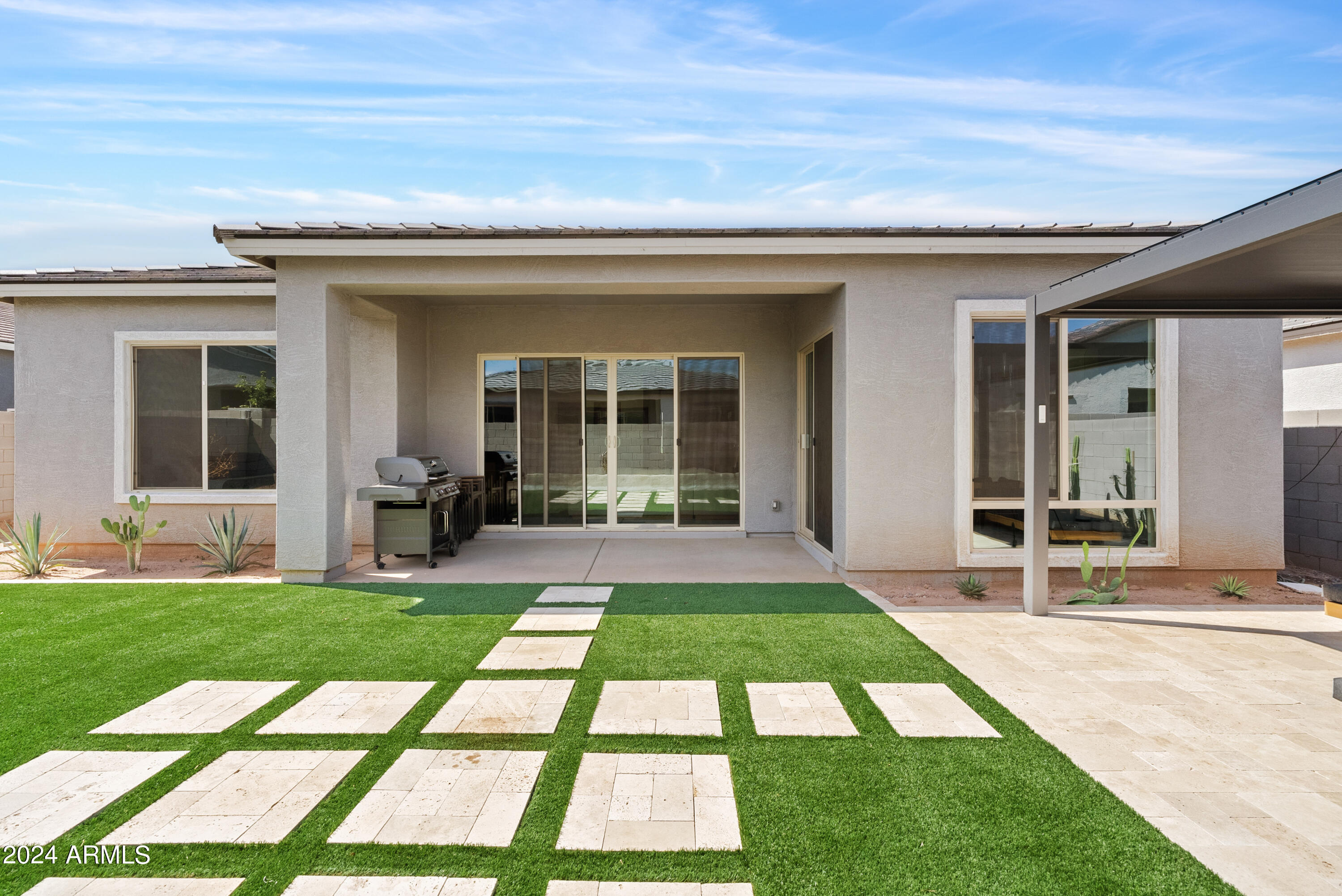 11232 E UTOPIA Avenue