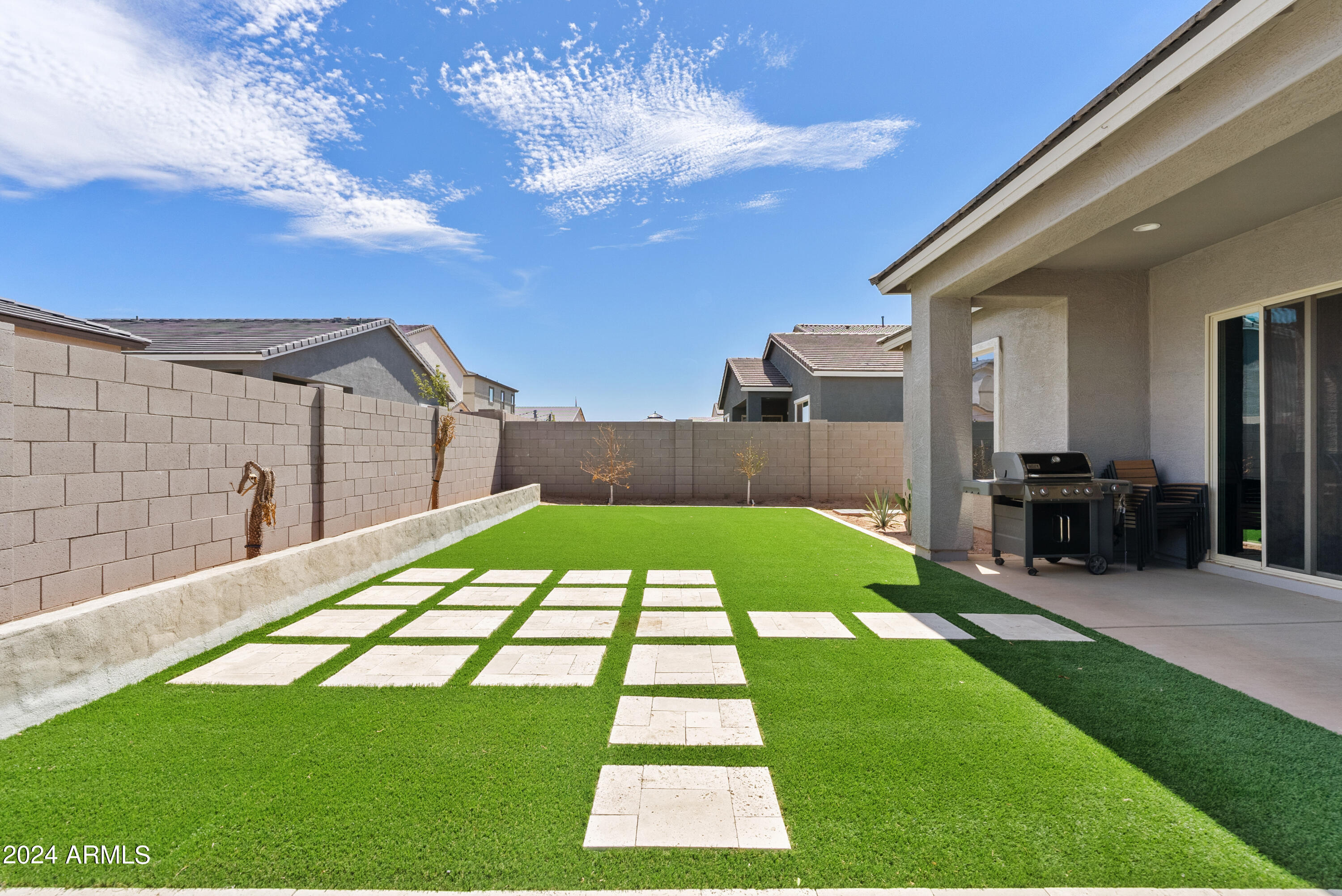 11232 E UTOPIA Avenue