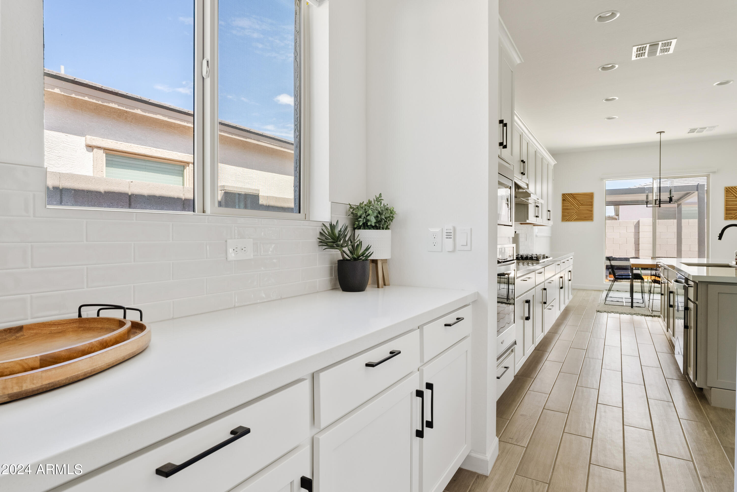 11232 E UTOPIA Avenue