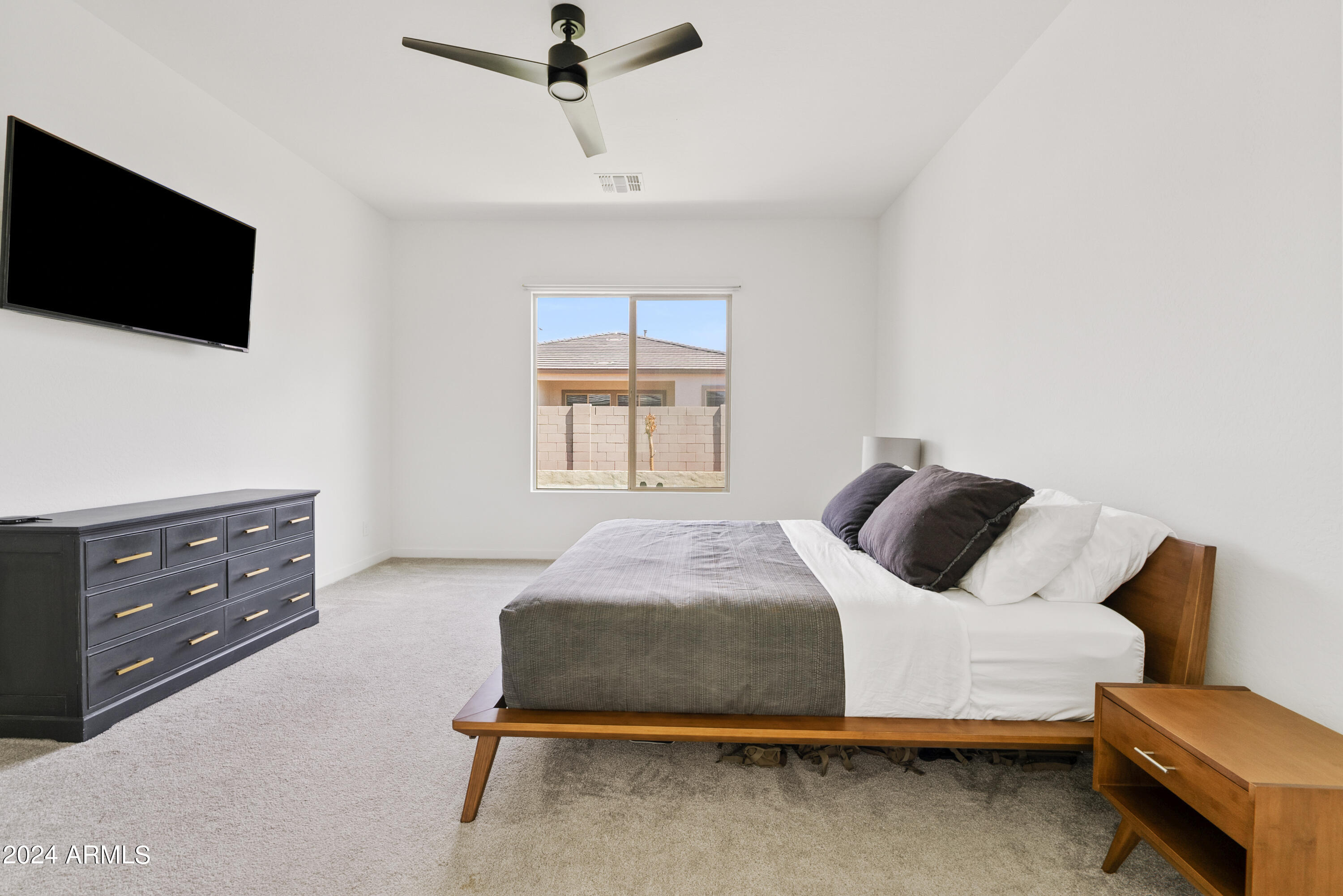 11232 E UTOPIA Avenue