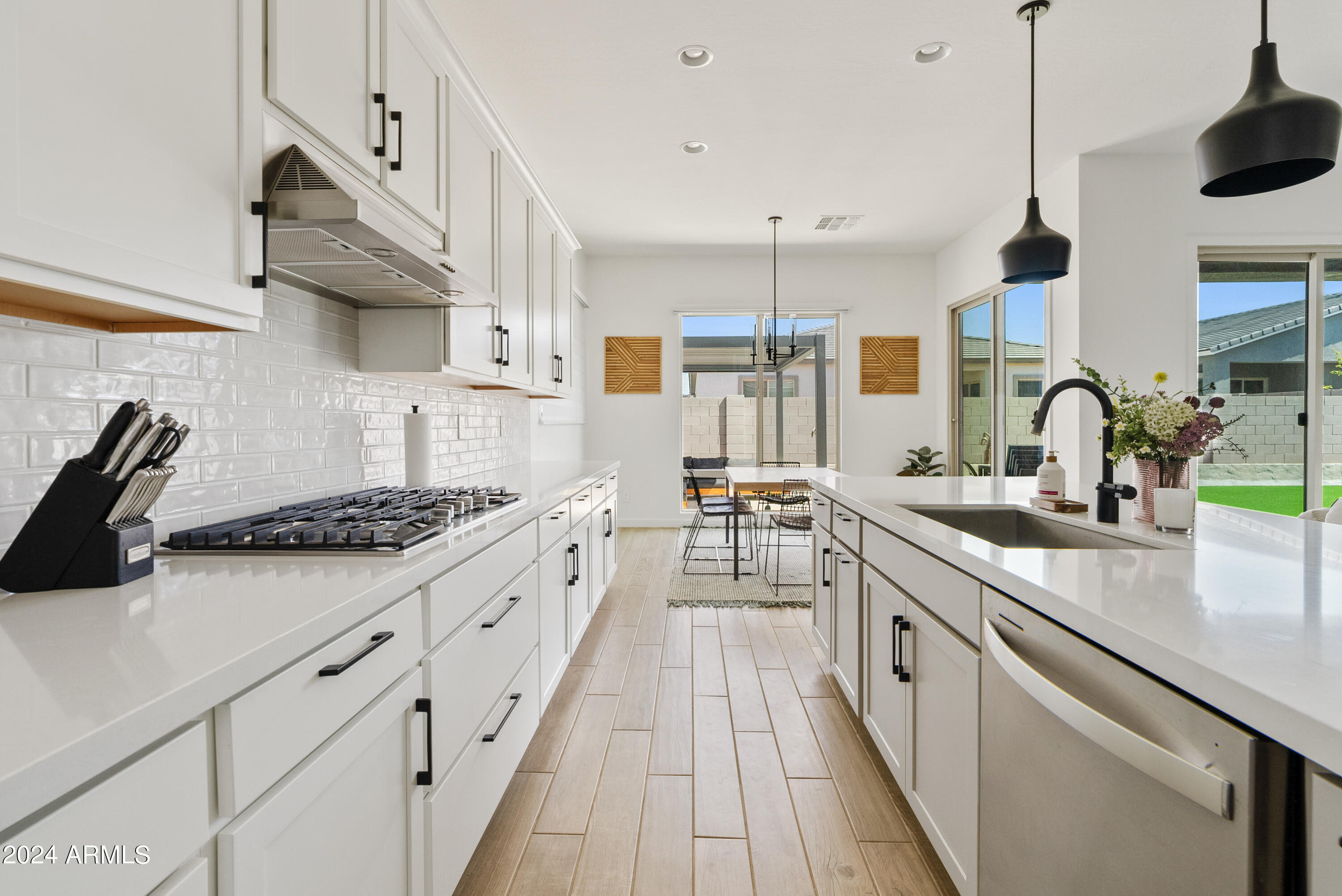 11232 E UTOPIA Avenue