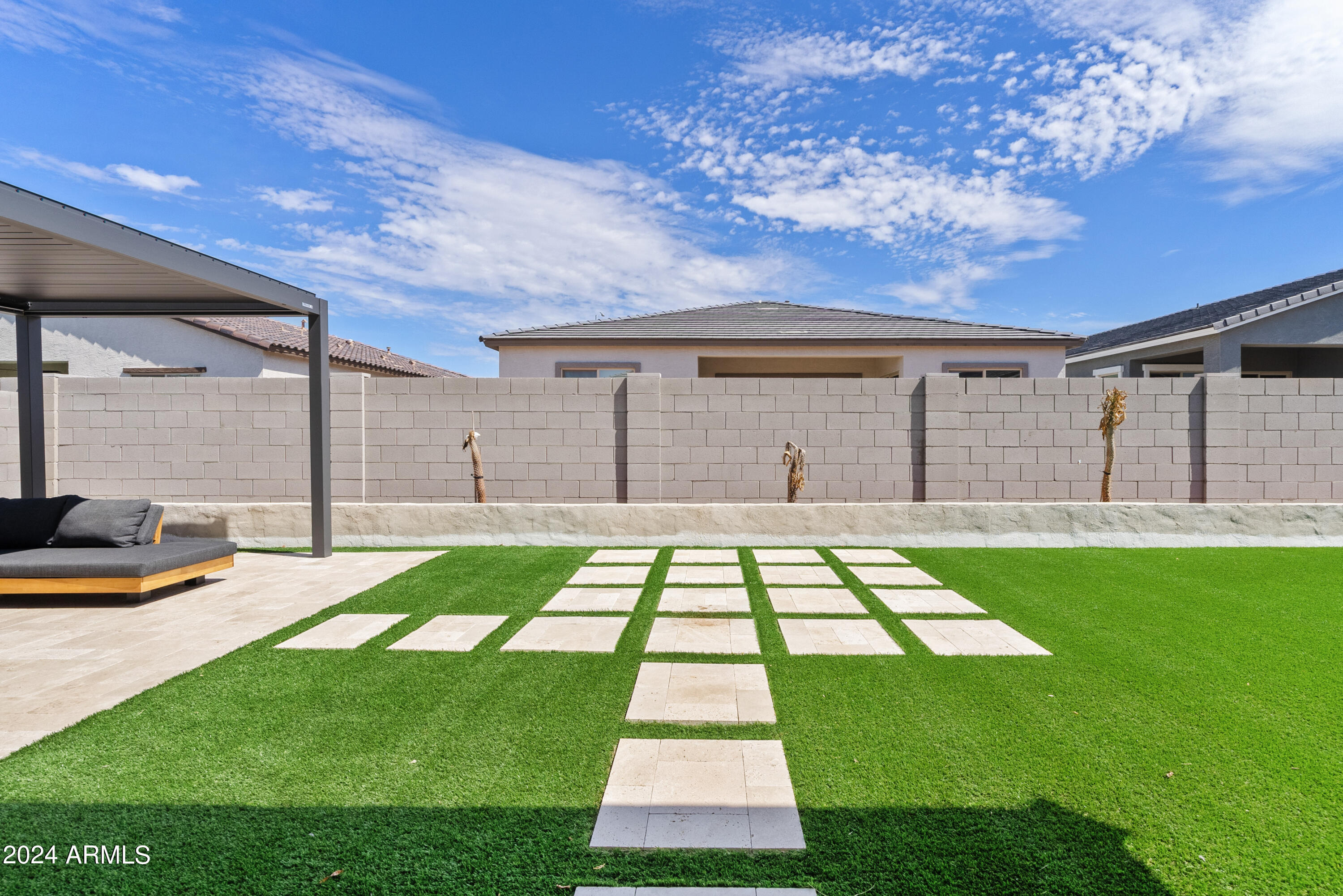 11232 E UTOPIA Avenue