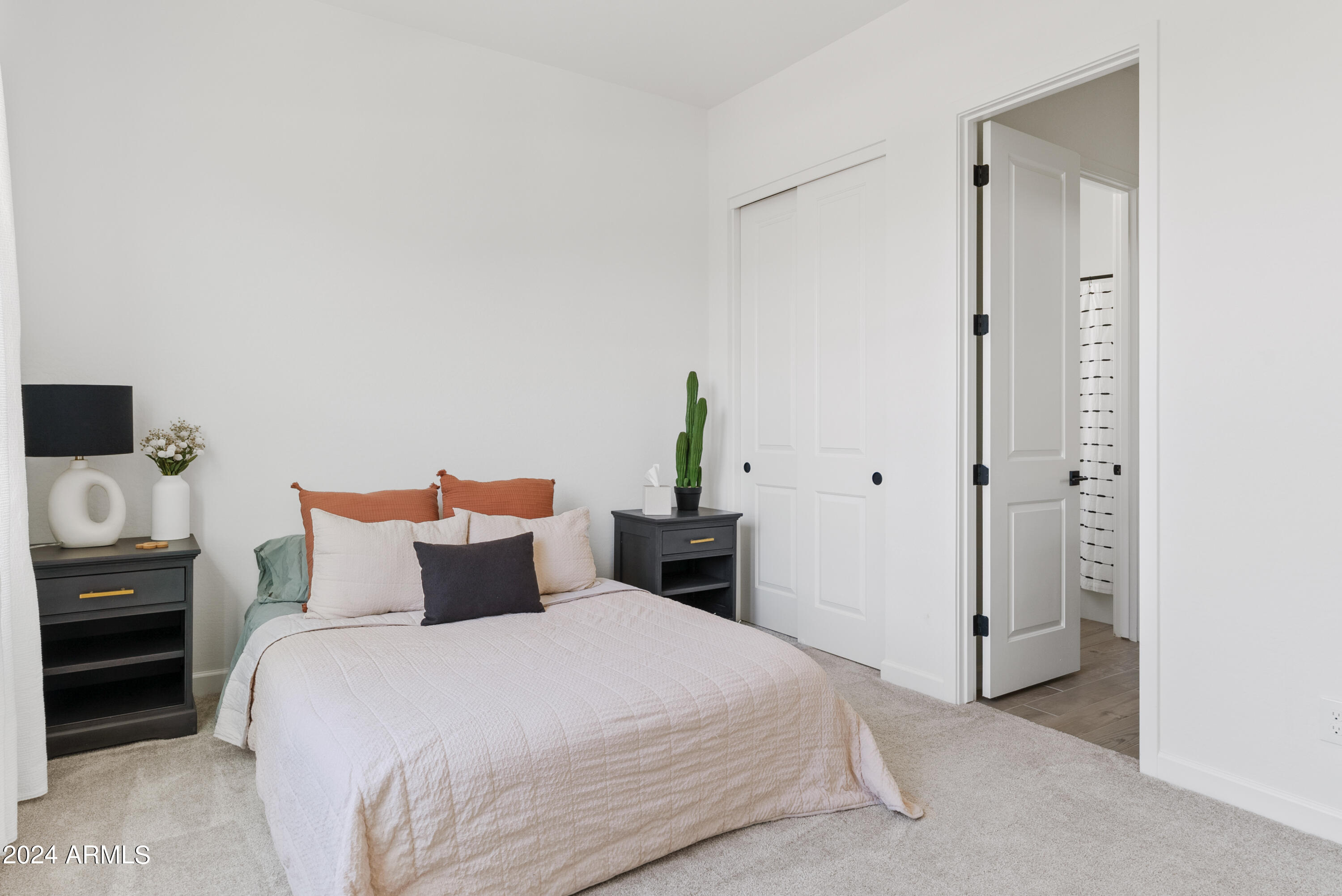 11232 E UTOPIA Avenue