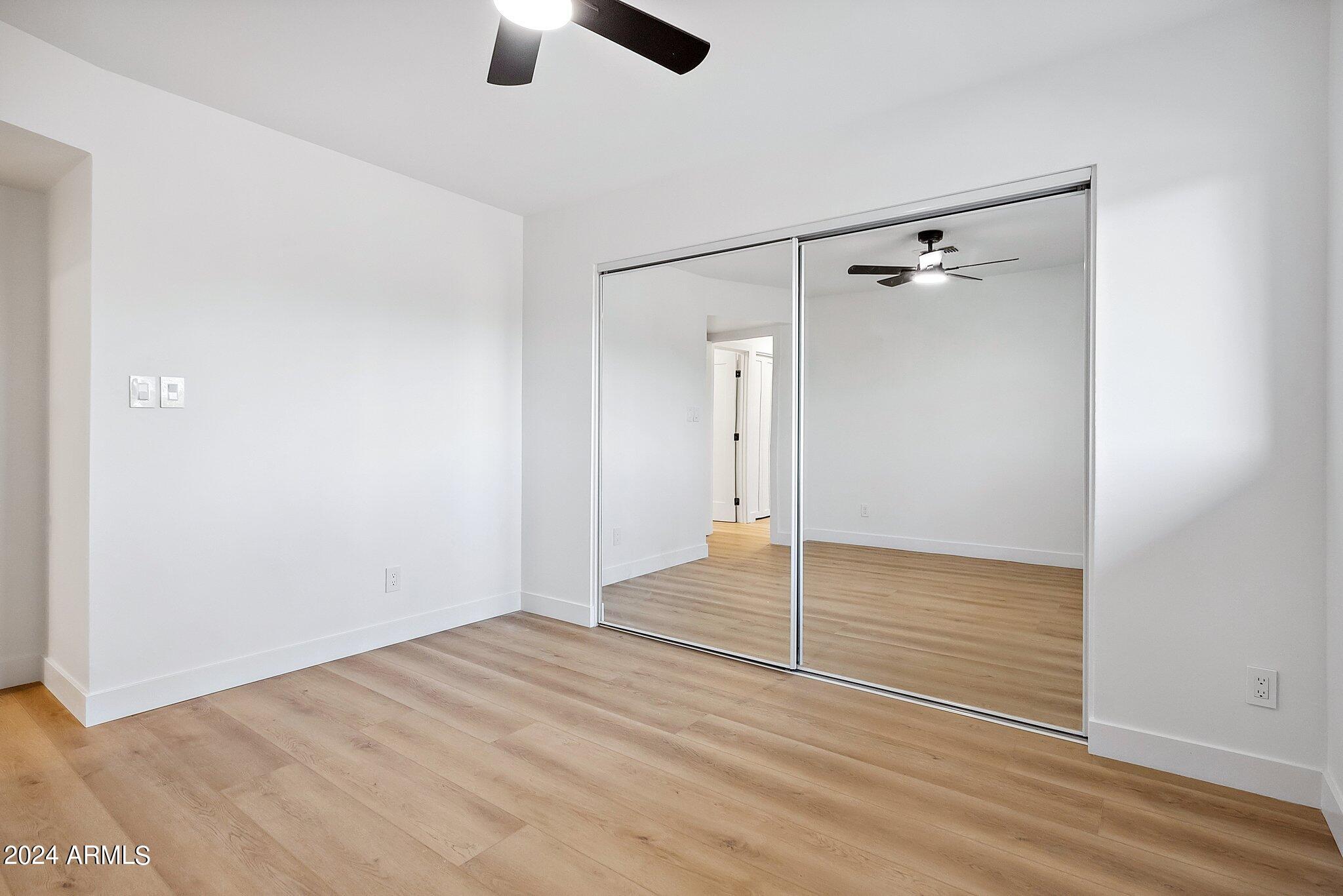 2828 E SURREY Avenue