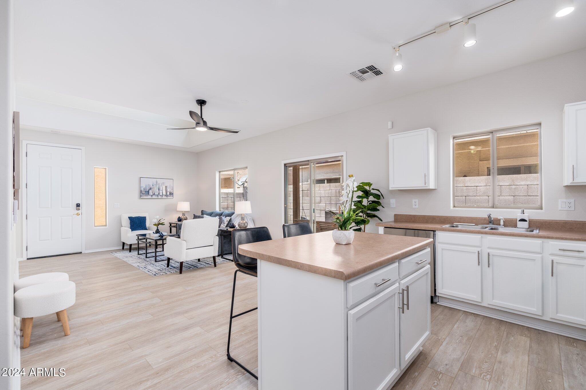 2708 E SCHILIRO Circle, Phoenix