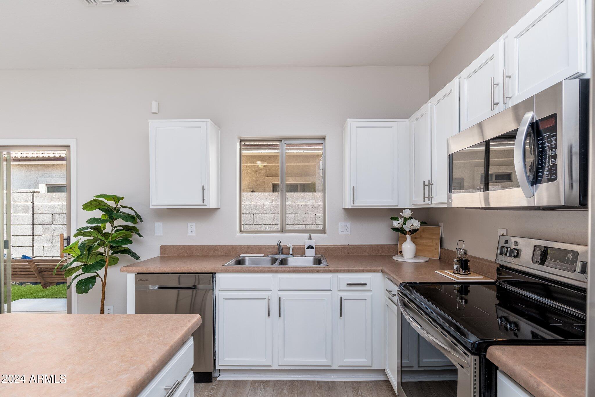 2708 E SCHILIRO Circle, Phoenix