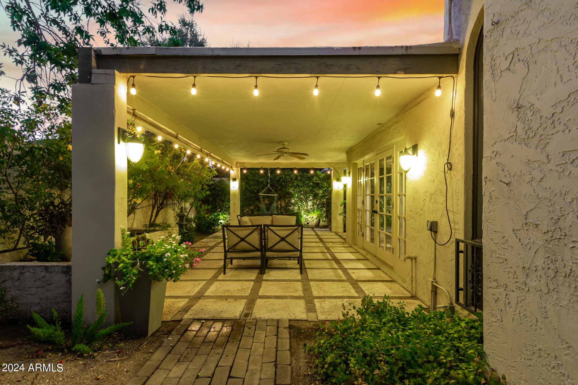 25 E ECHO Lane, Phoenix