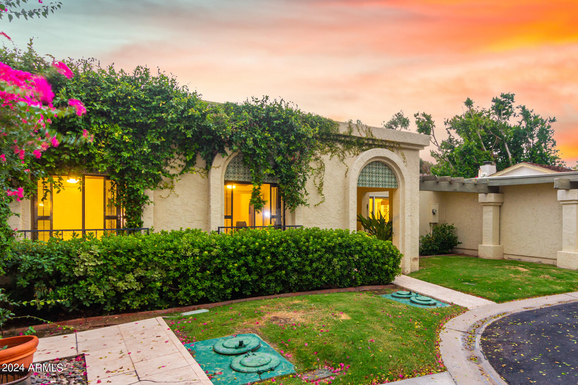 25 E ECHO Lane, Phoenix