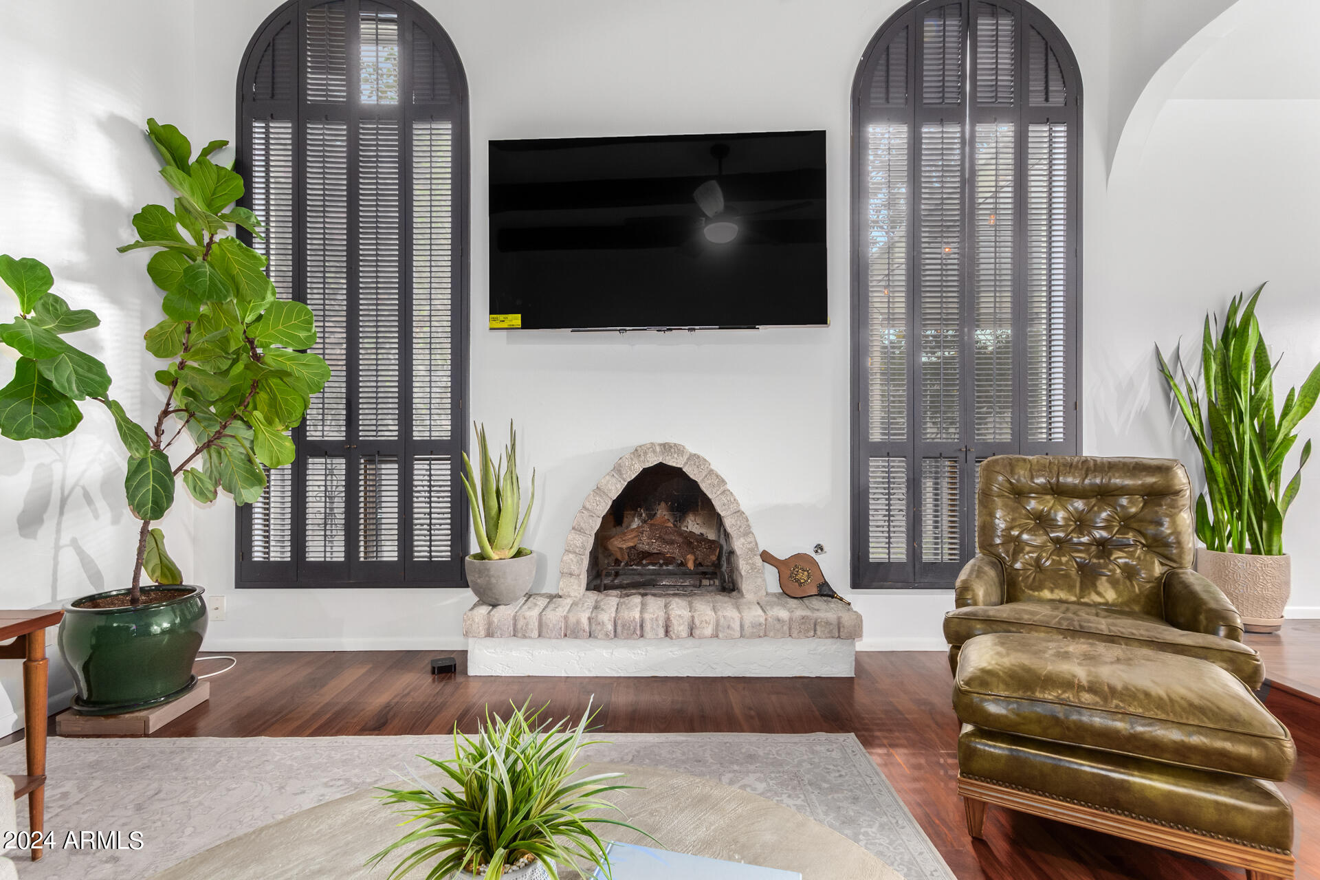 25 E ECHO Lane, Phoenix