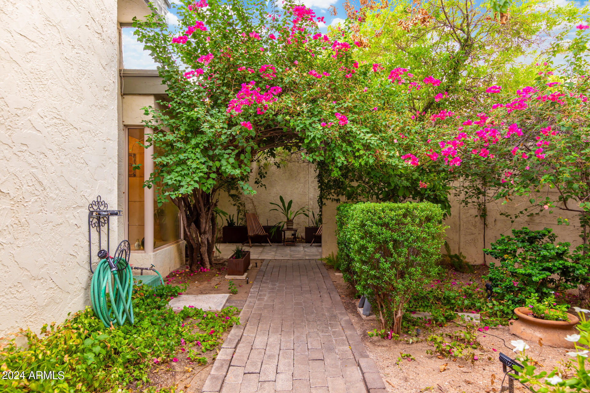 25 E ECHO Lane, Phoenix