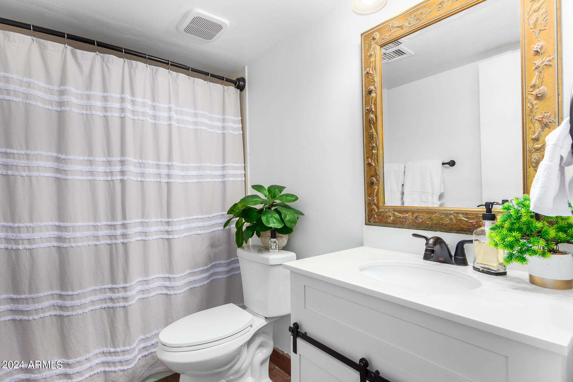 25 E ECHO Lane, Phoenix