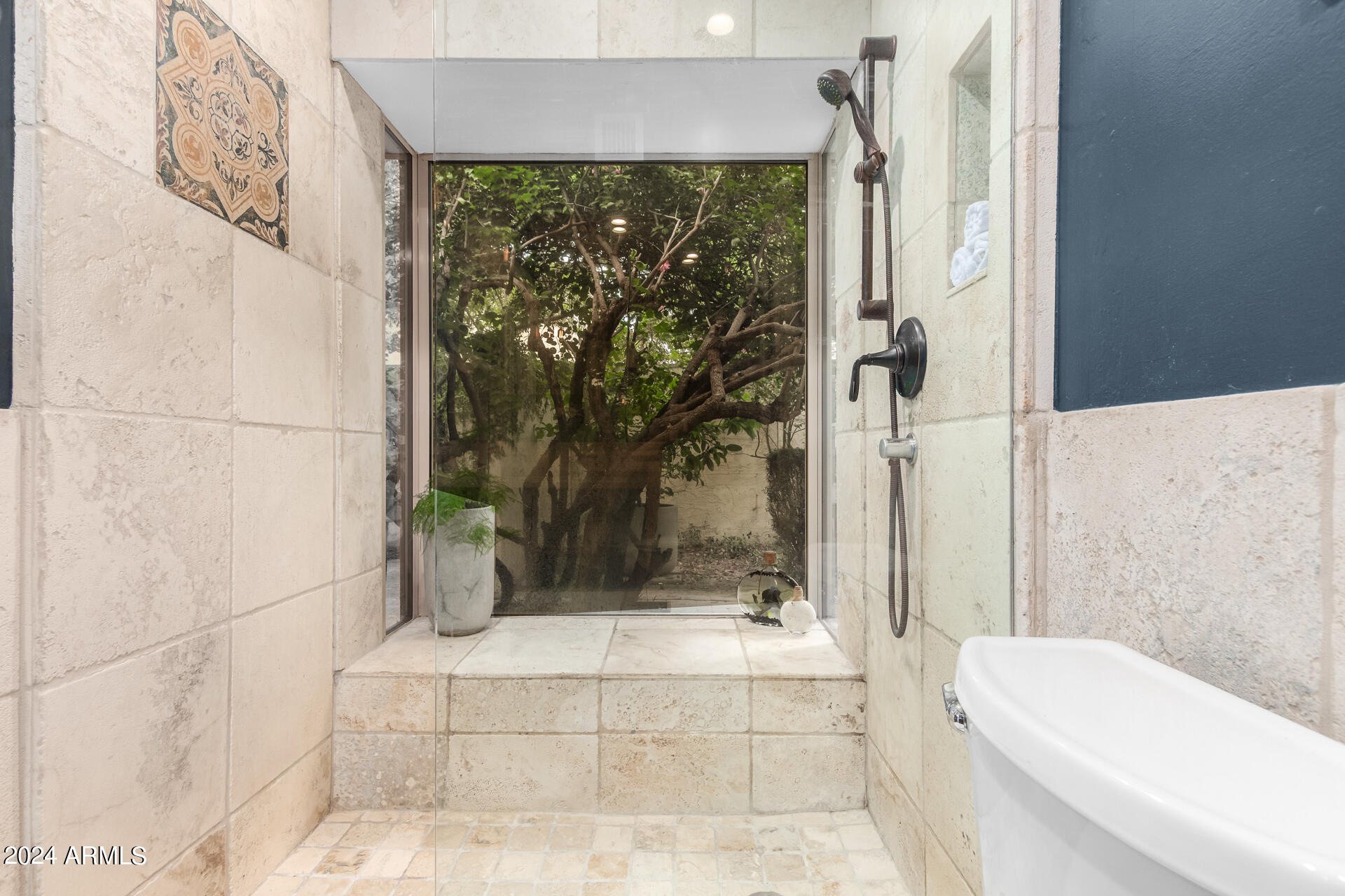 25 E ECHO Lane, Phoenix