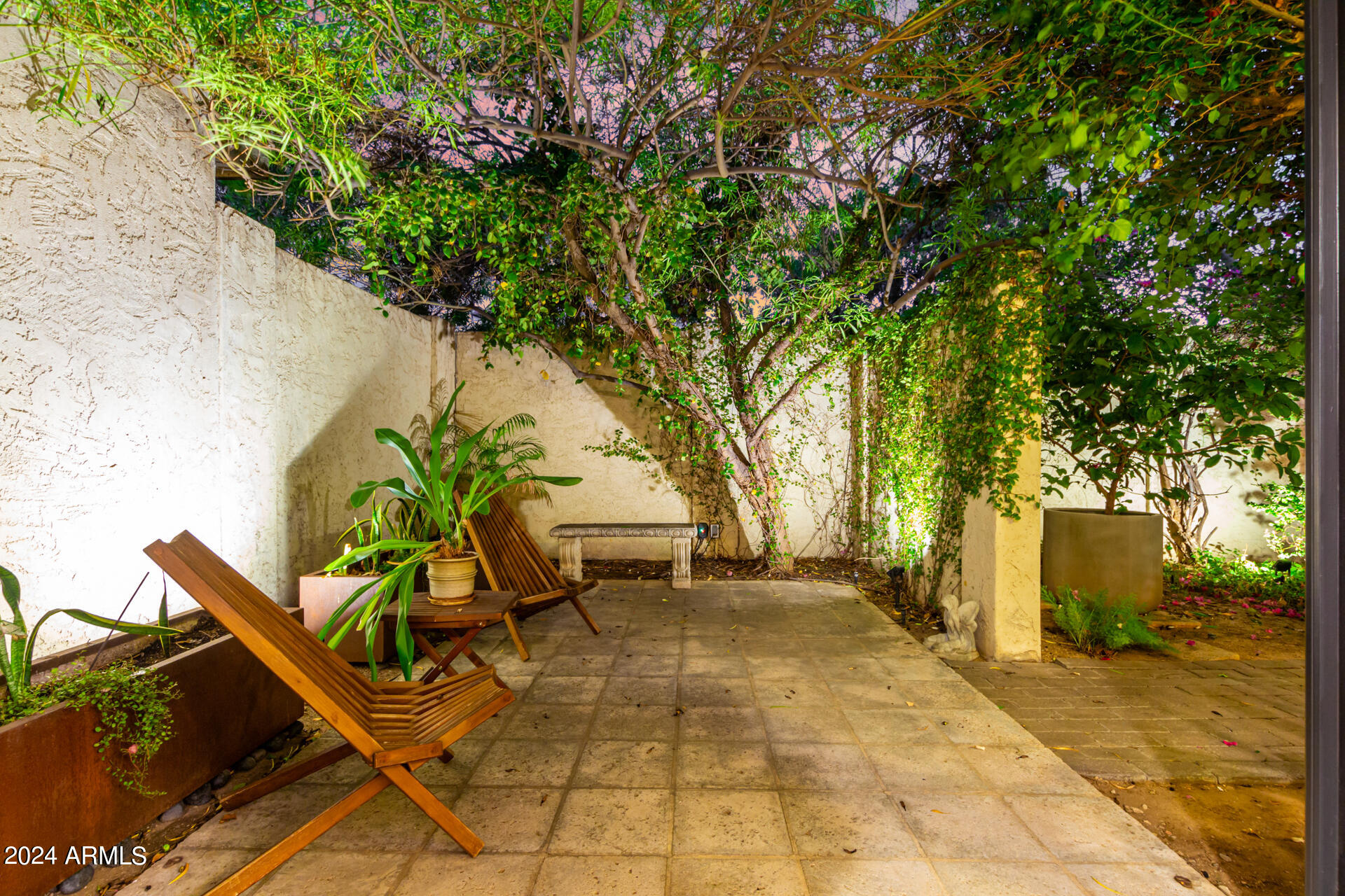 25 E ECHO Lane, Phoenix