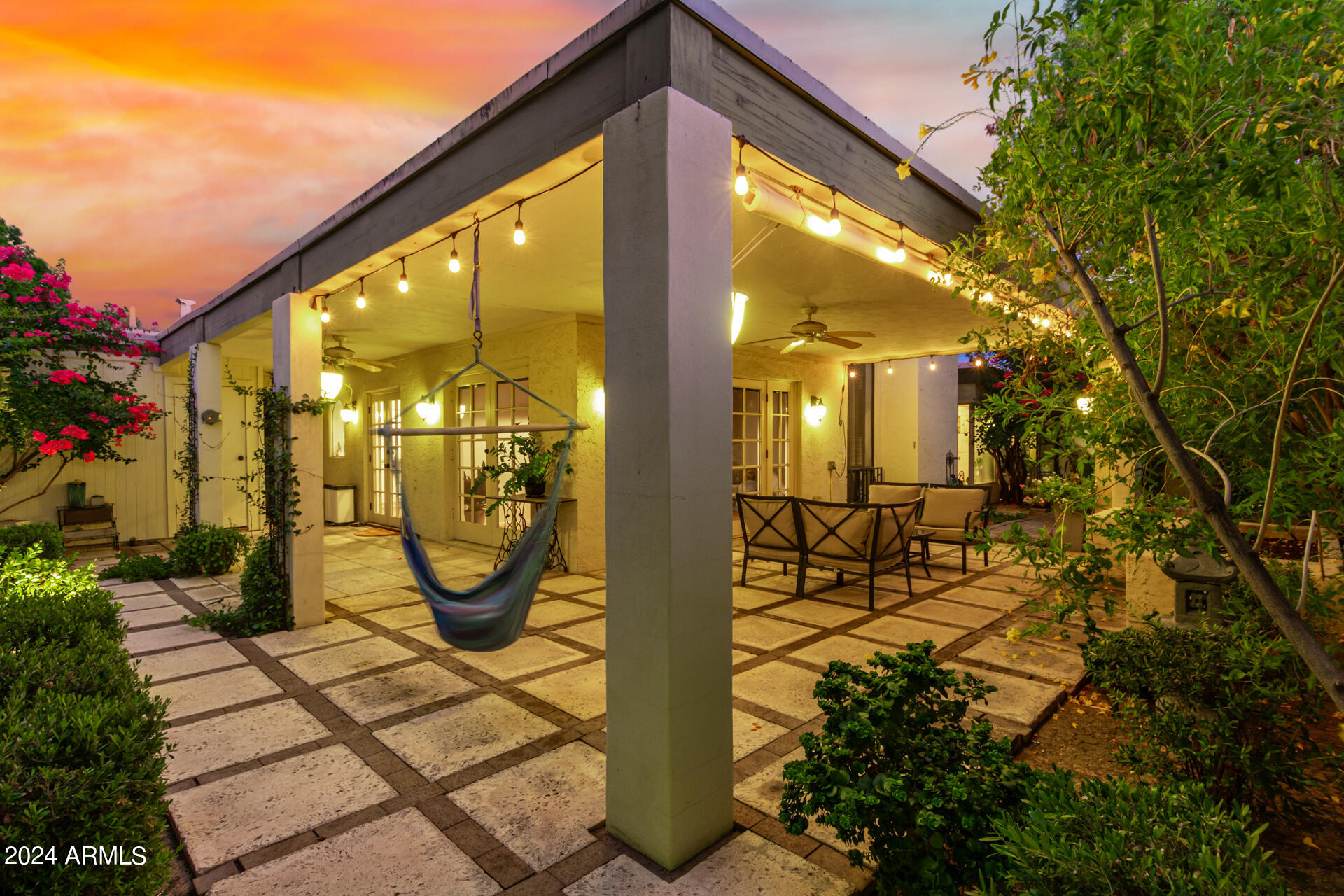 25 E ECHO Lane, Phoenix