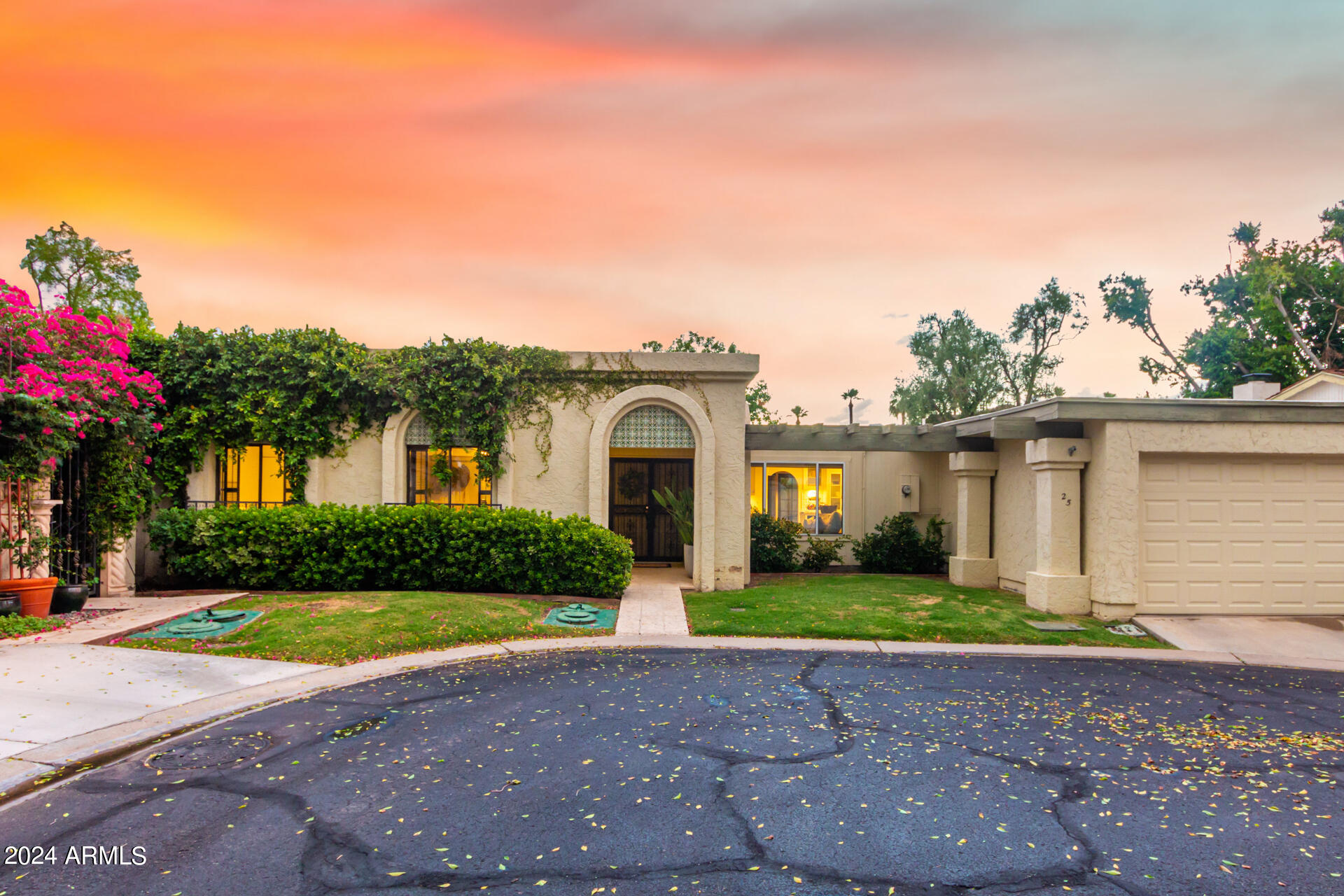 25 E ECHO Lane, Phoenix