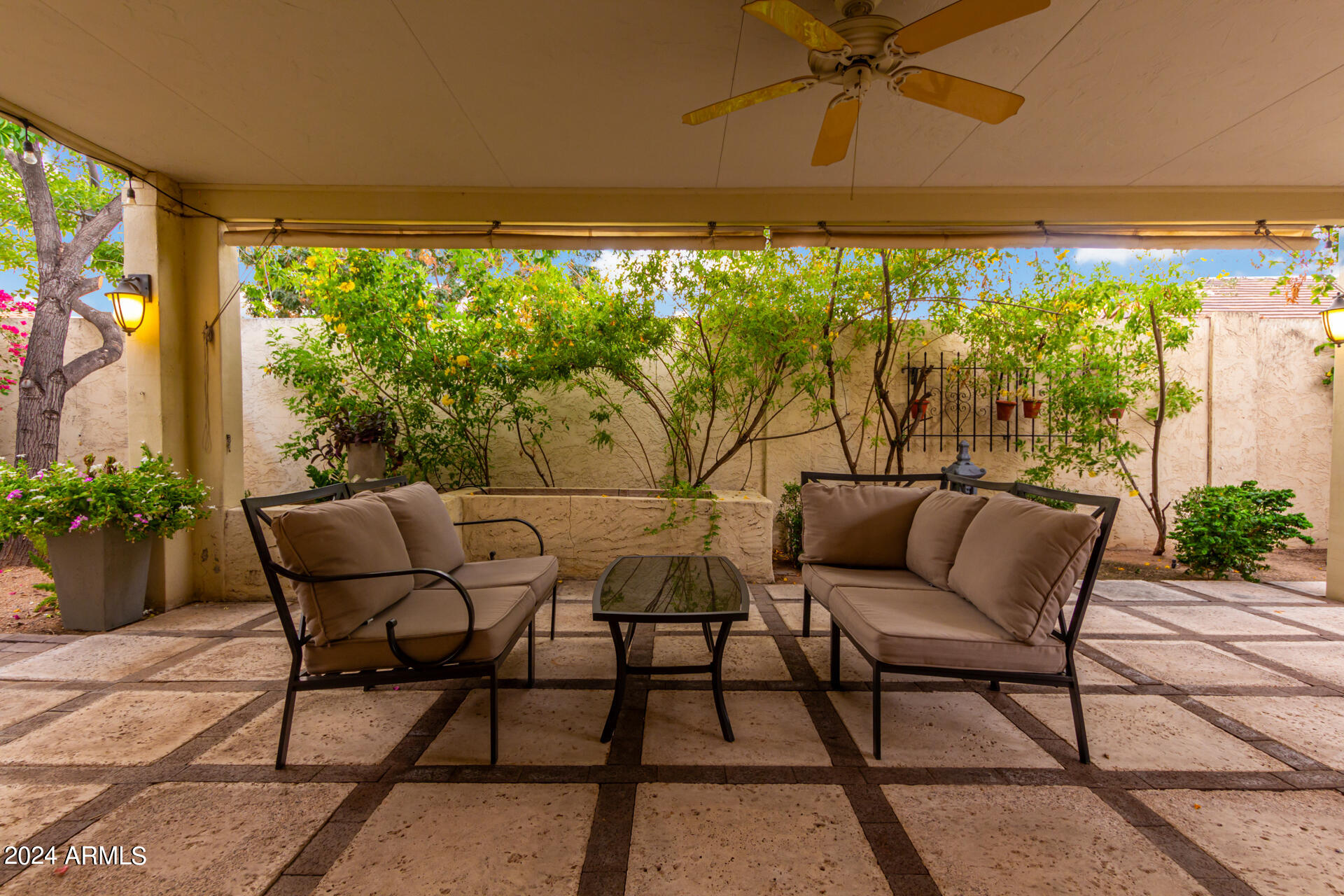 25 E ECHO Lane, Phoenix