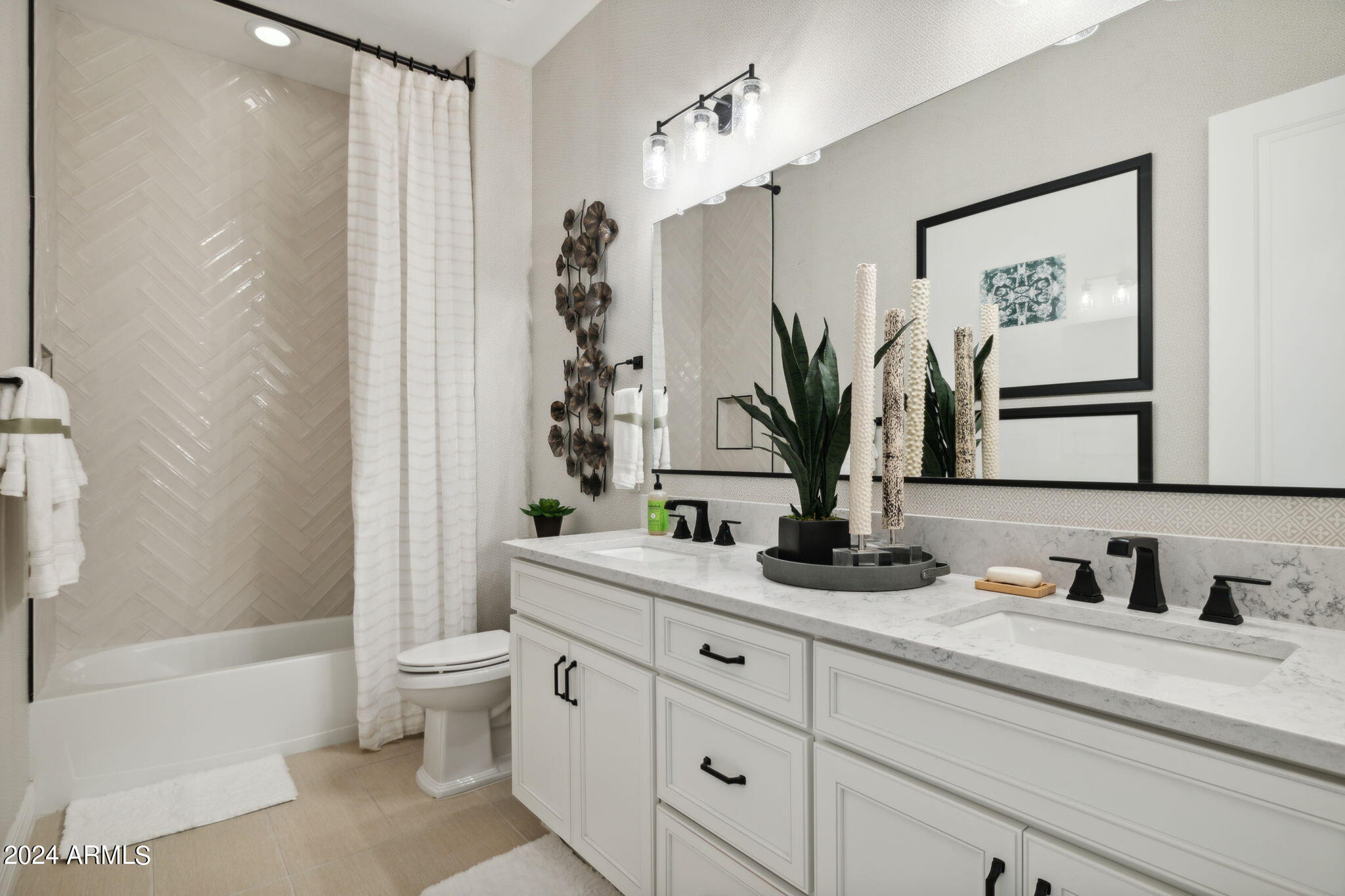 20141 W MONTECITO Avenue