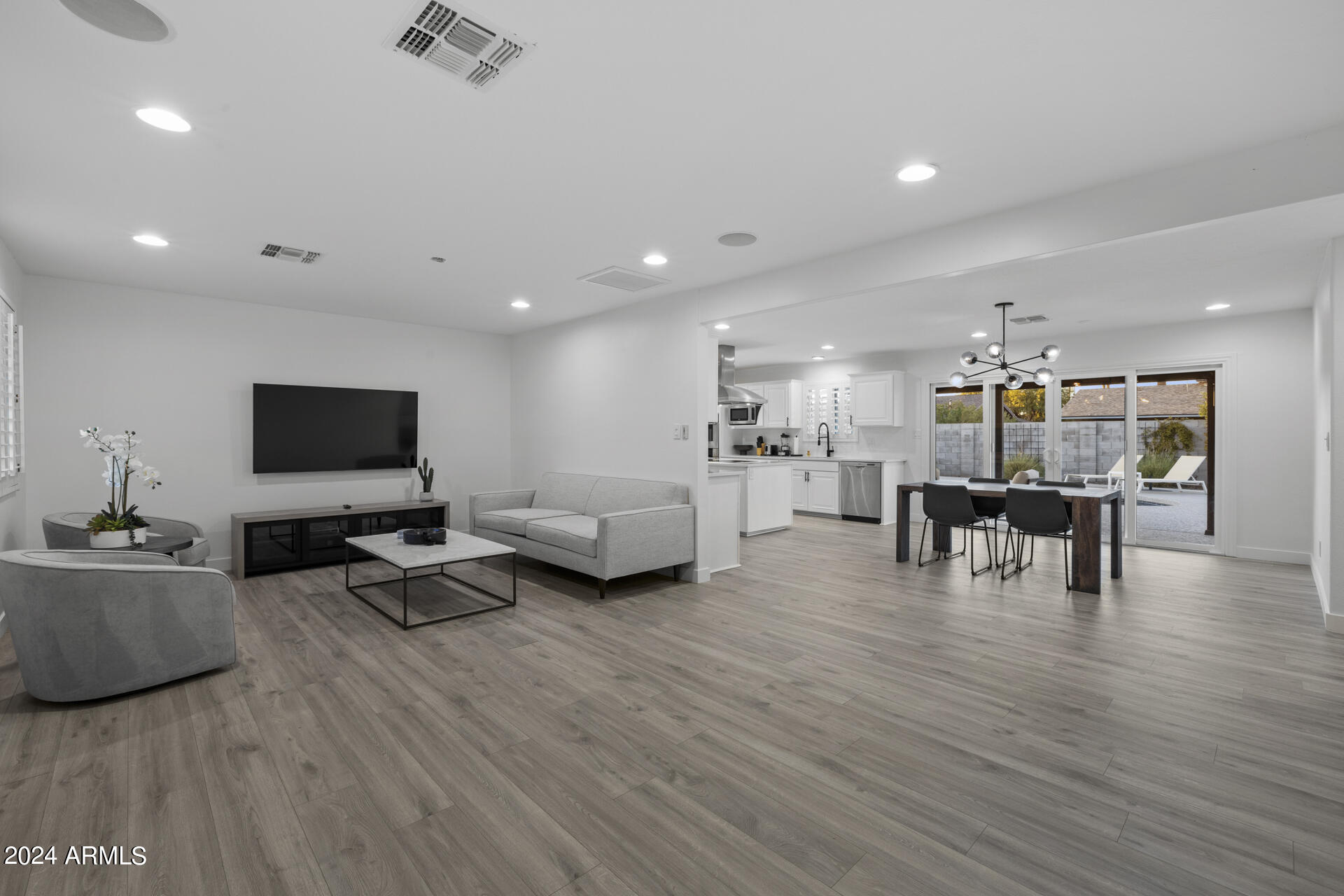 8214 E CAMELBACK Road