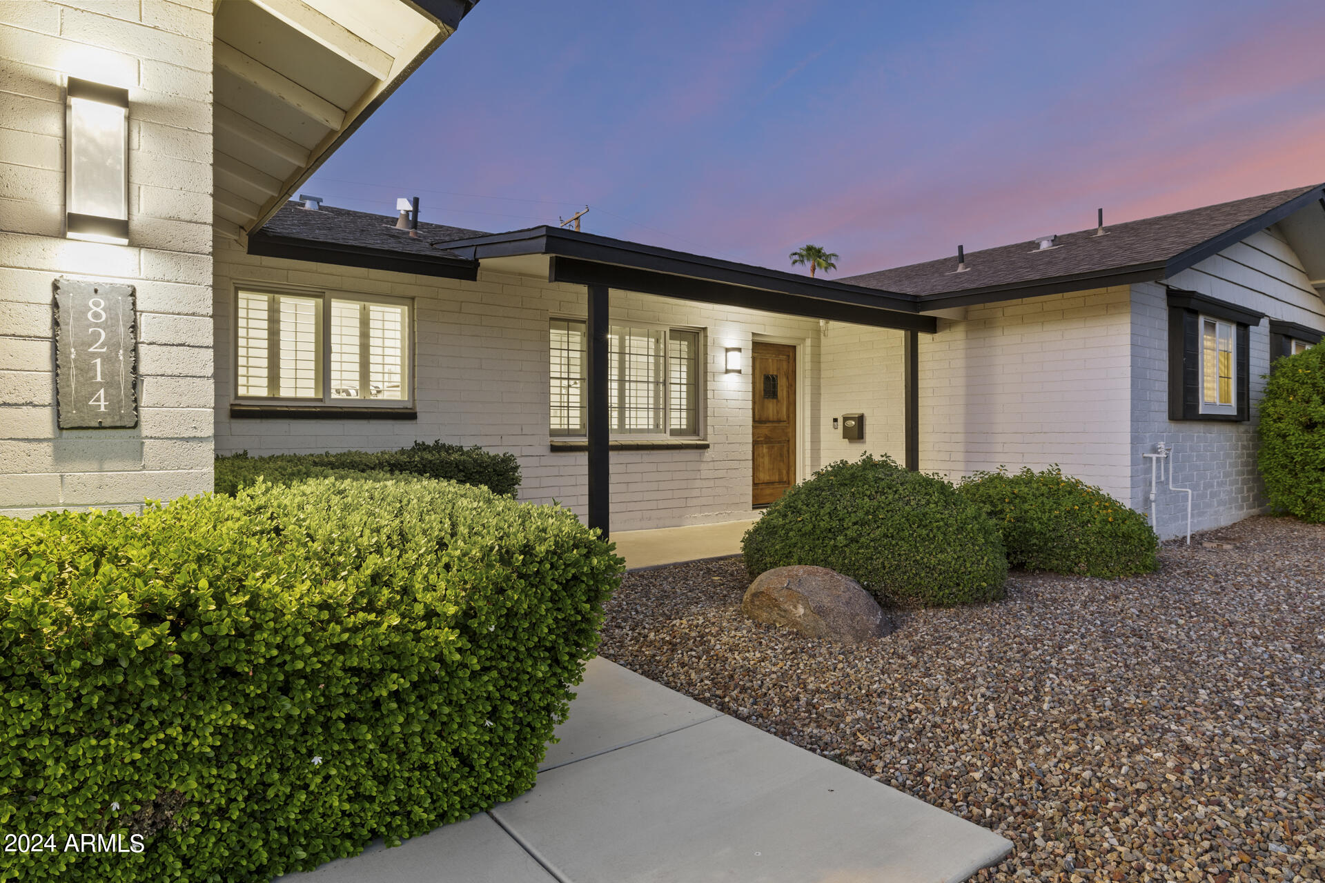8214 E CAMELBACK Road