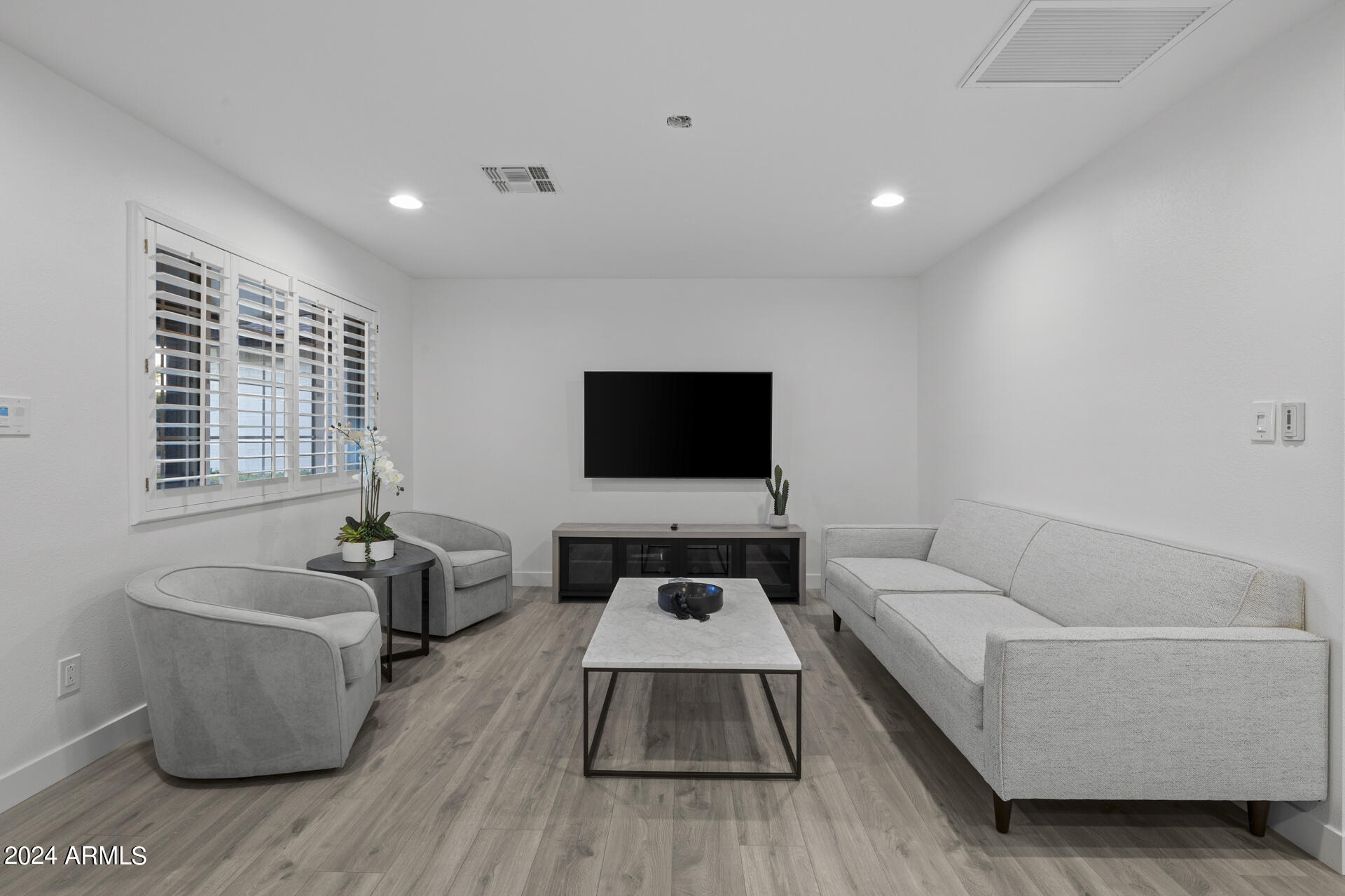 8214 E CAMELBACK Road