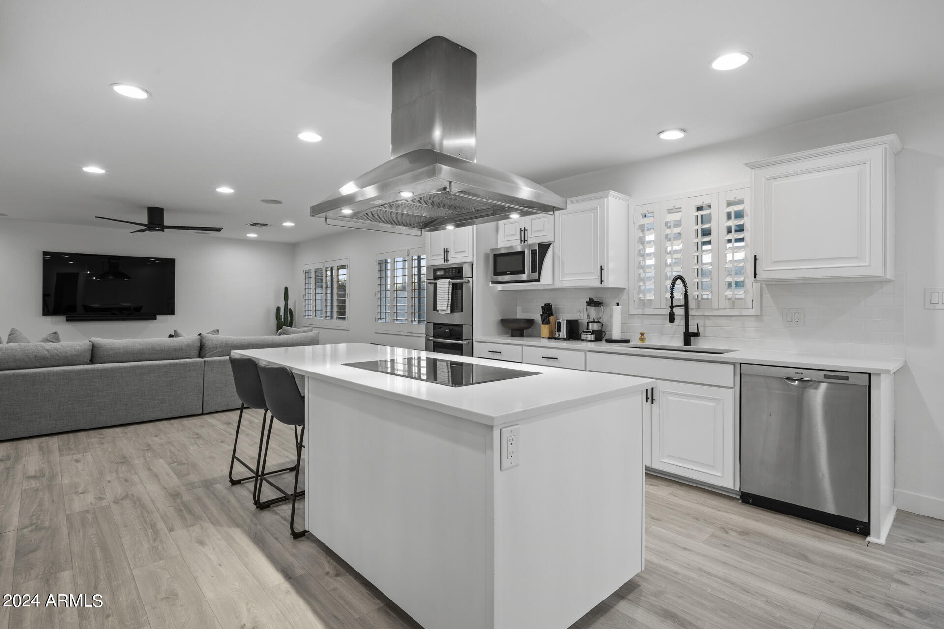 8214 E CAMELBACK Road