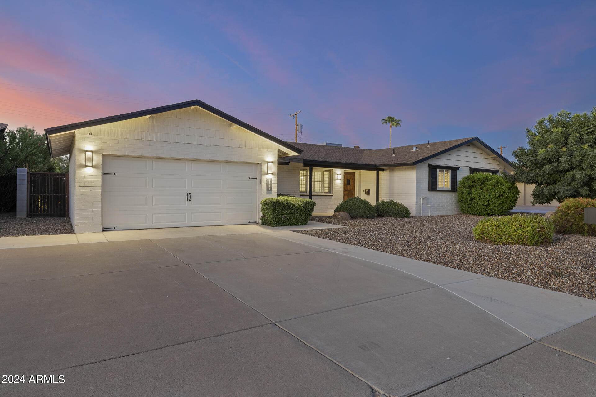 8214 E CAMELBACK Road
