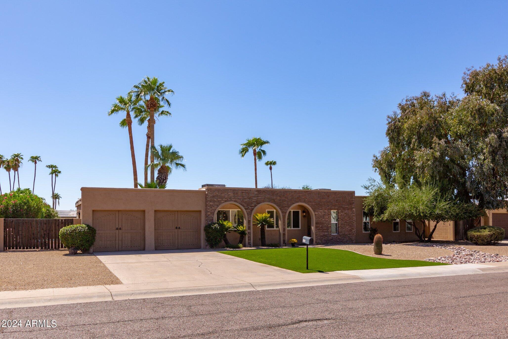 6529 E SHARON Drive