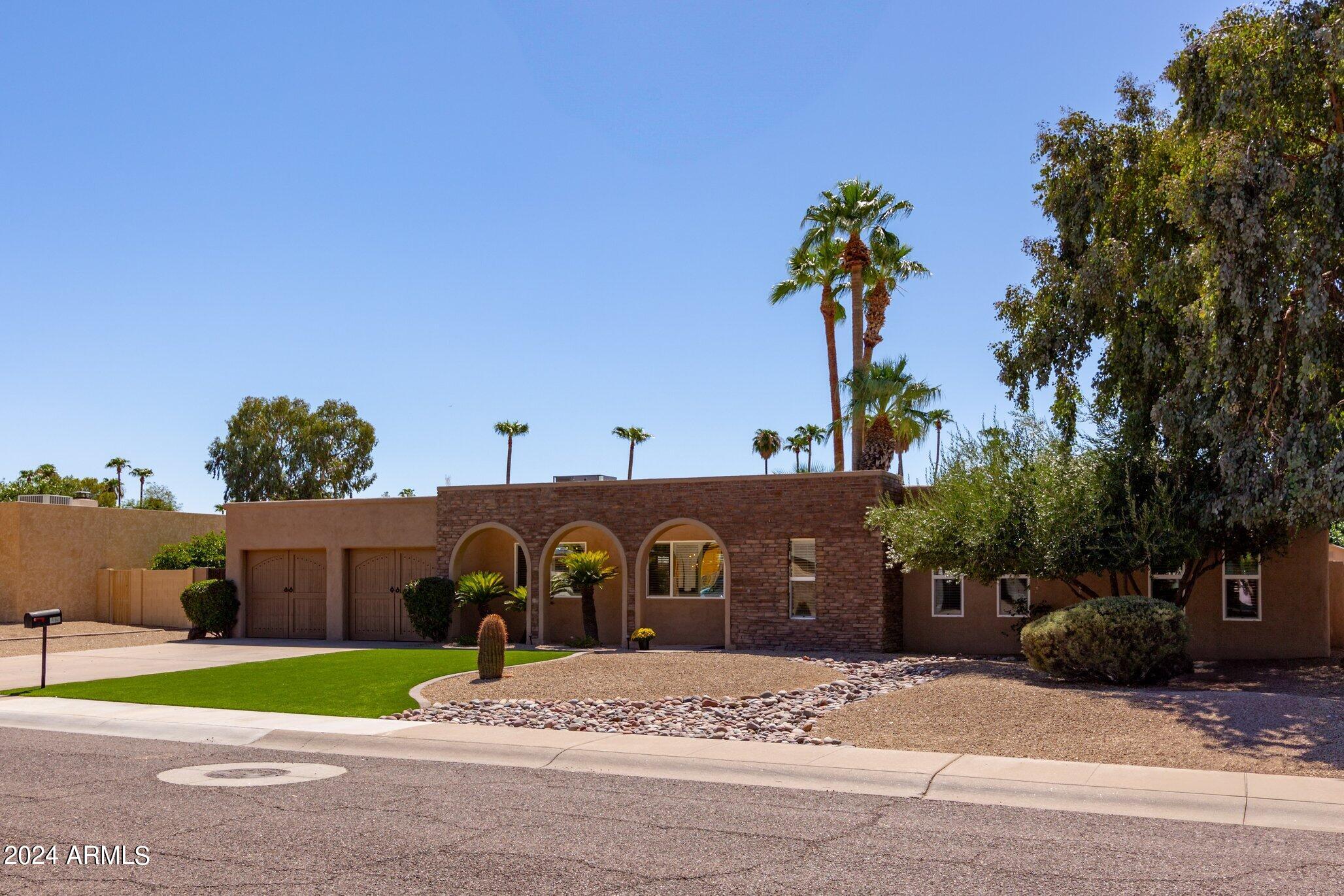 6529 E SHARON Drive
