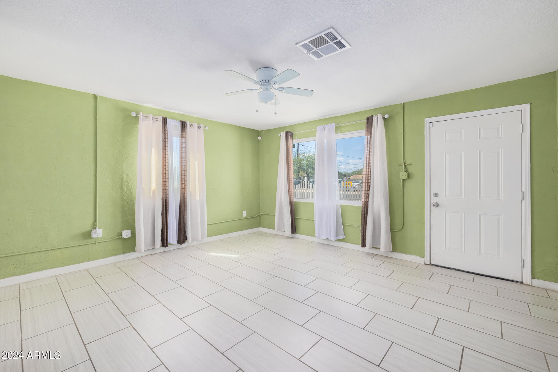 1621 S 15TH Drive
