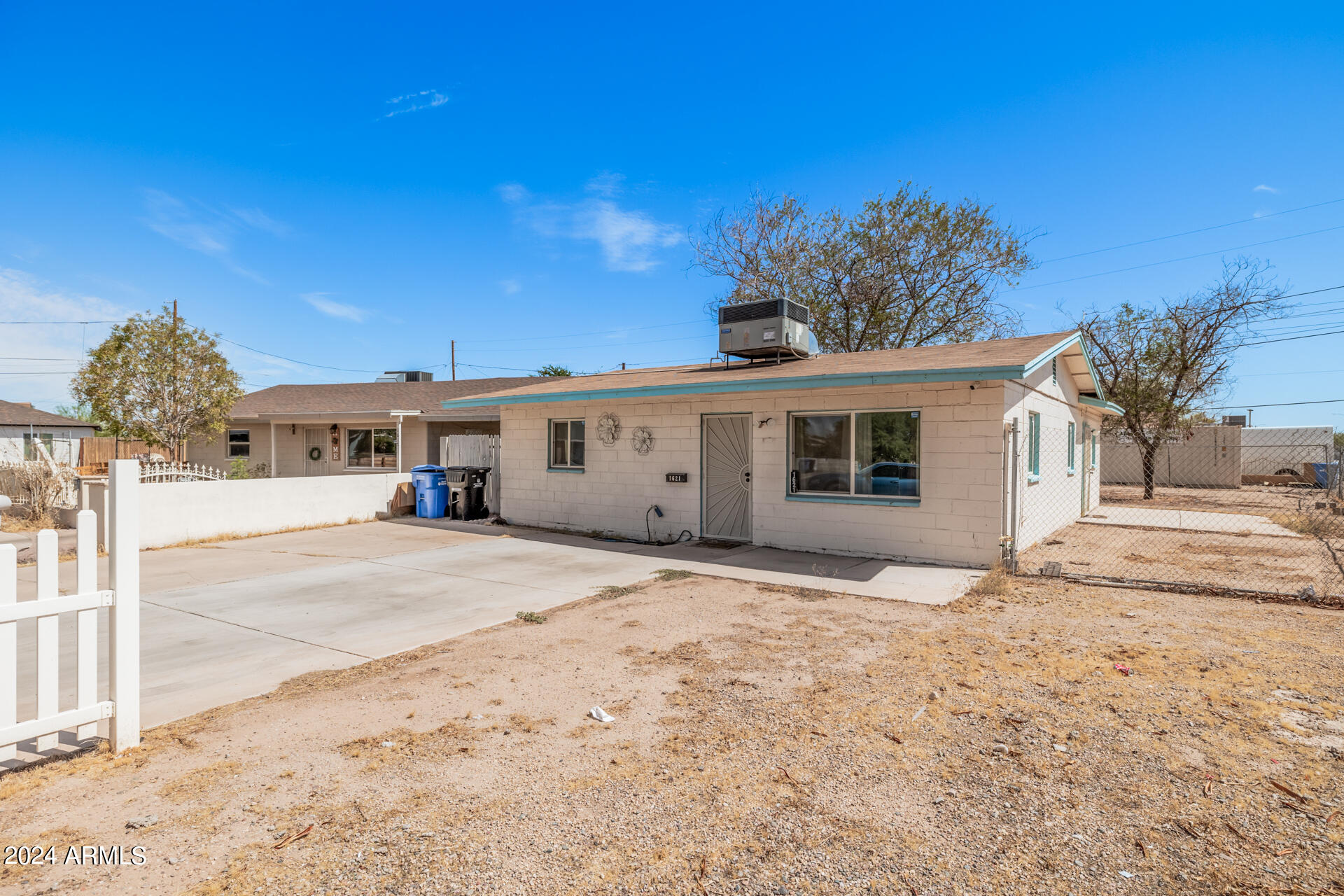 1621 S 15TH Drive