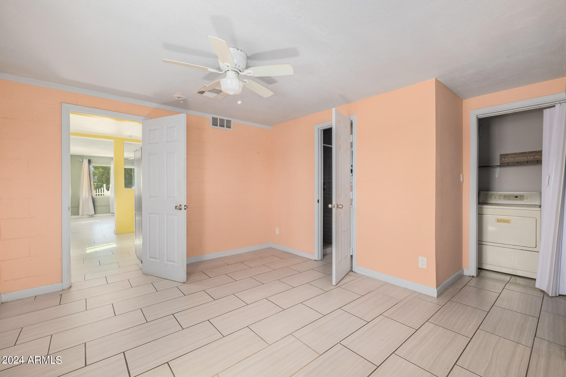 1621 S 15TH Drive