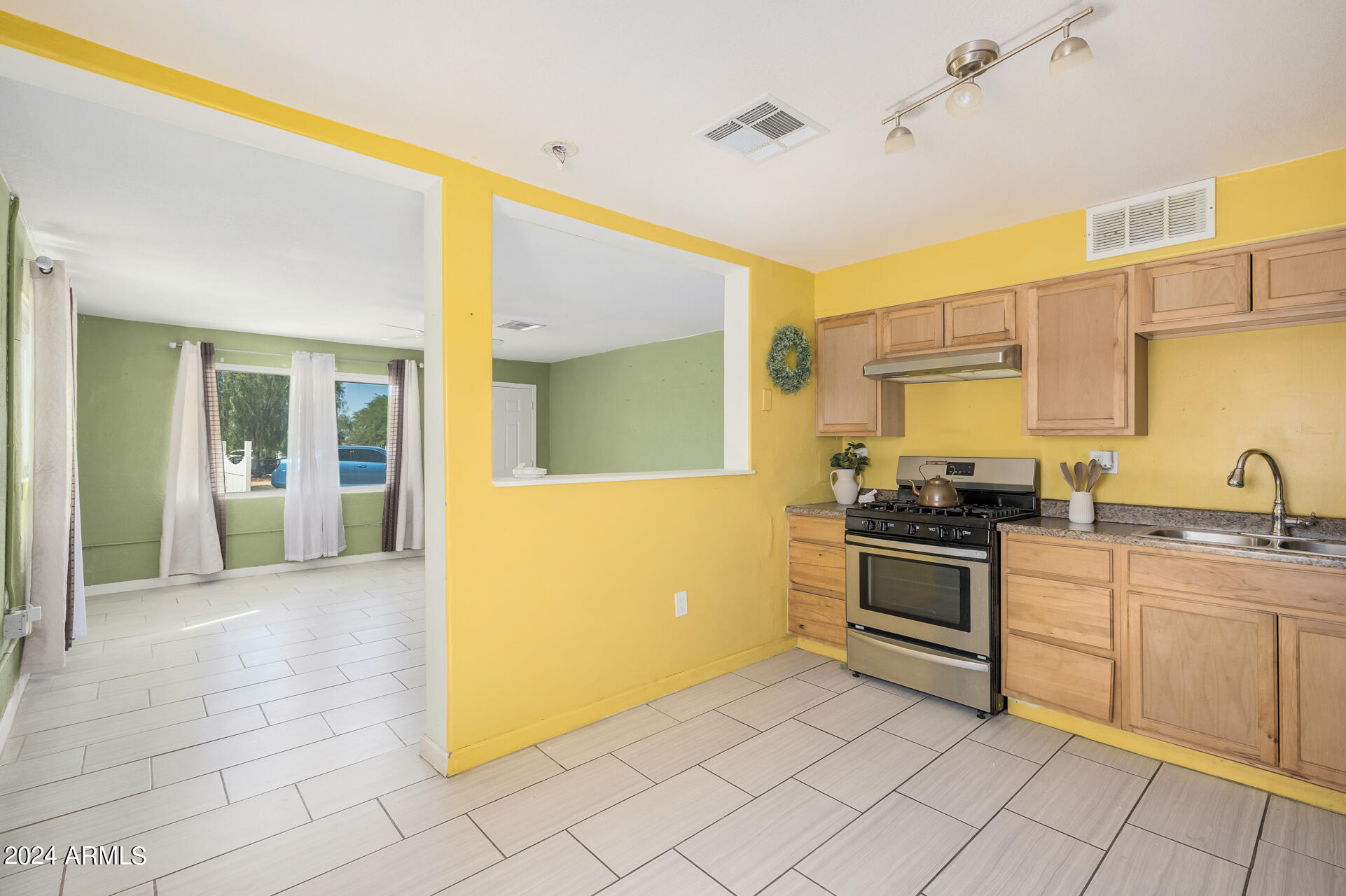 1621 S 15TH Drive