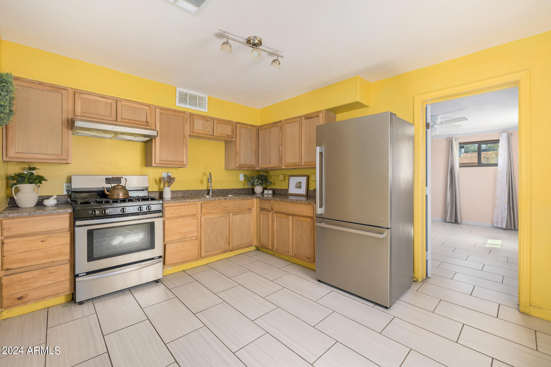 1621 S 15TH Drive