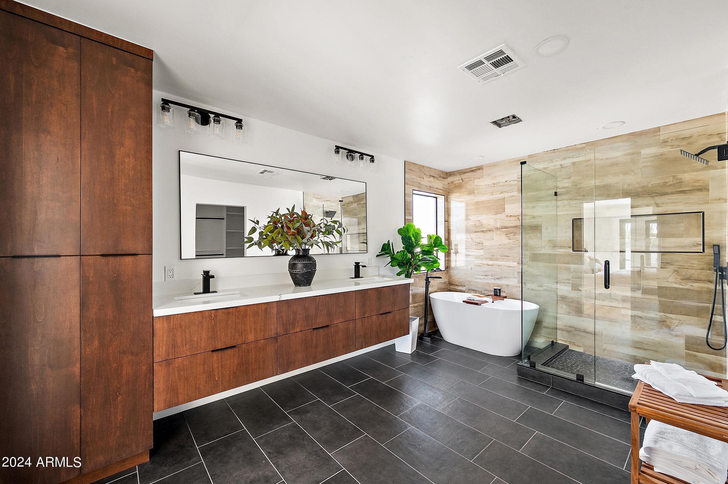 3817 E HIDDENVIEW Drive