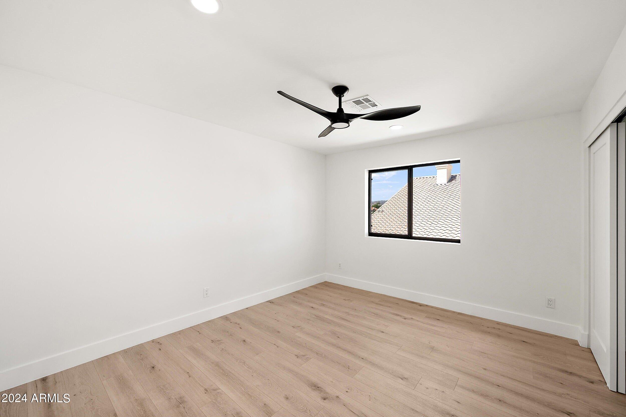 3817 E HIDDENVIEW Drive